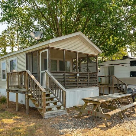 New Point Rv Resort Buitenkant foto