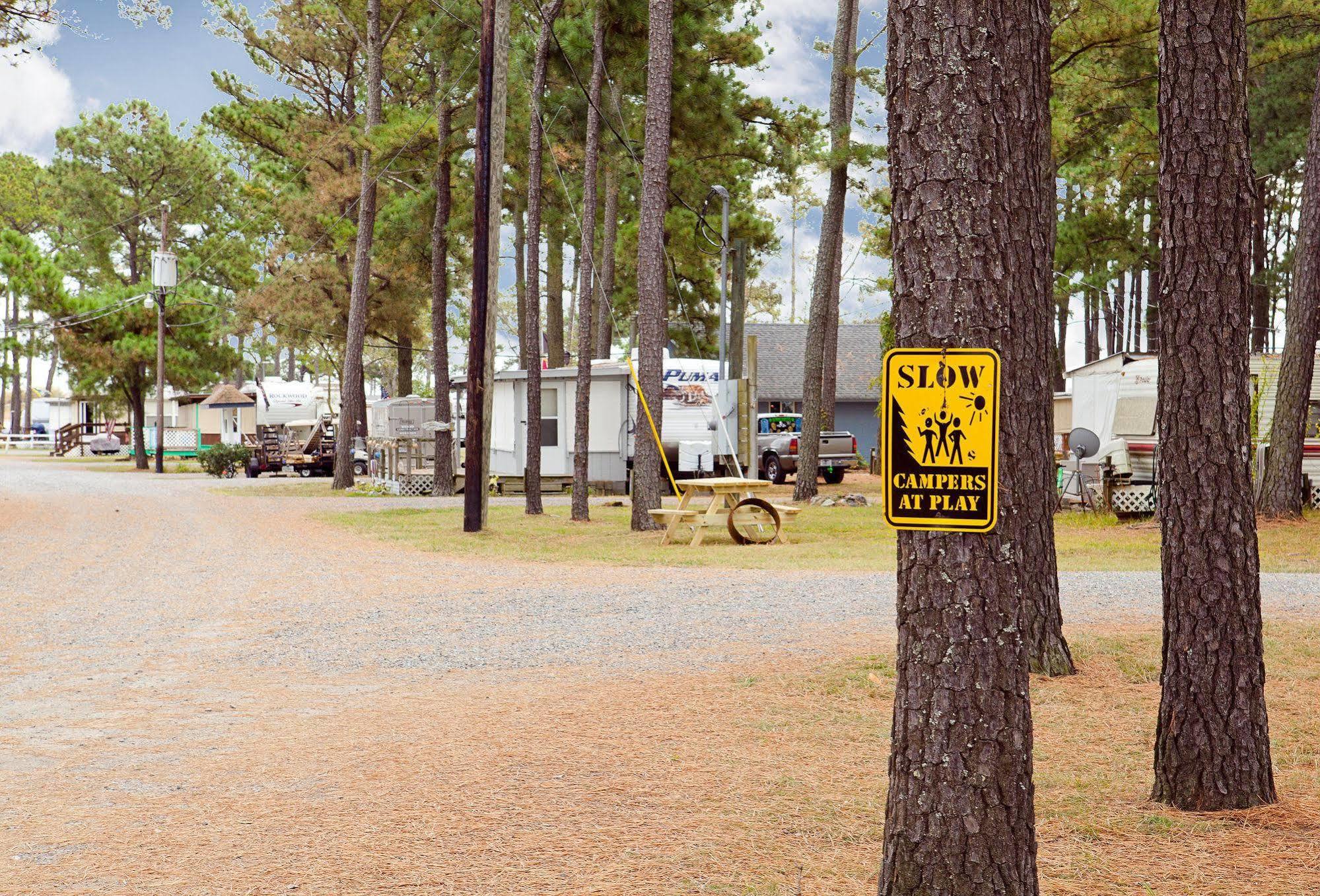 New Point Rv Resort Buitenkant foto
